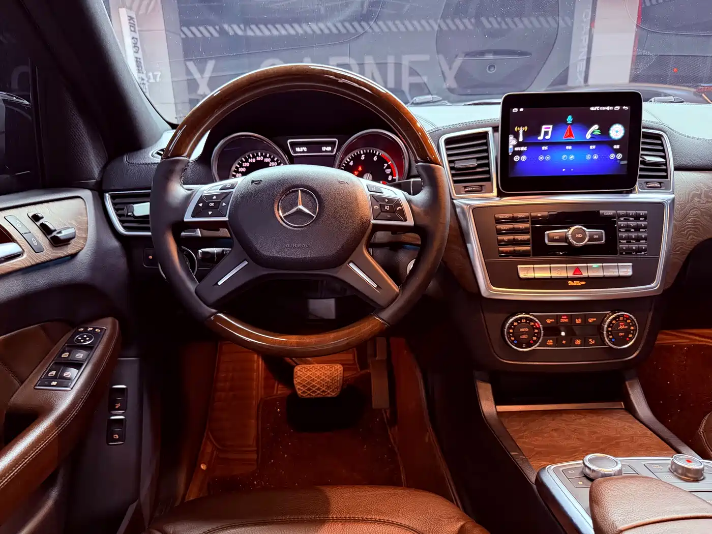 Mercedes-Benz GL-Class 2015 GL 400 4MATIC Luxury фото 16