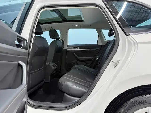 Фото 8 - Volkswagen Lavida