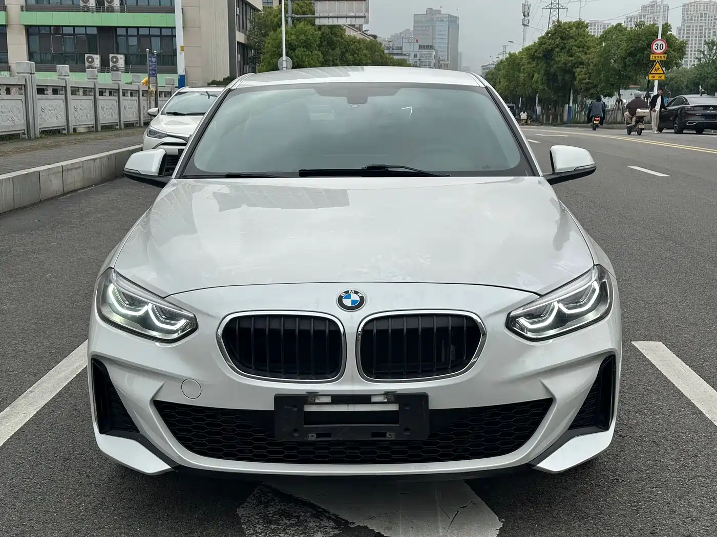 BMW 1 Series 2021 120i M Sport фото 2