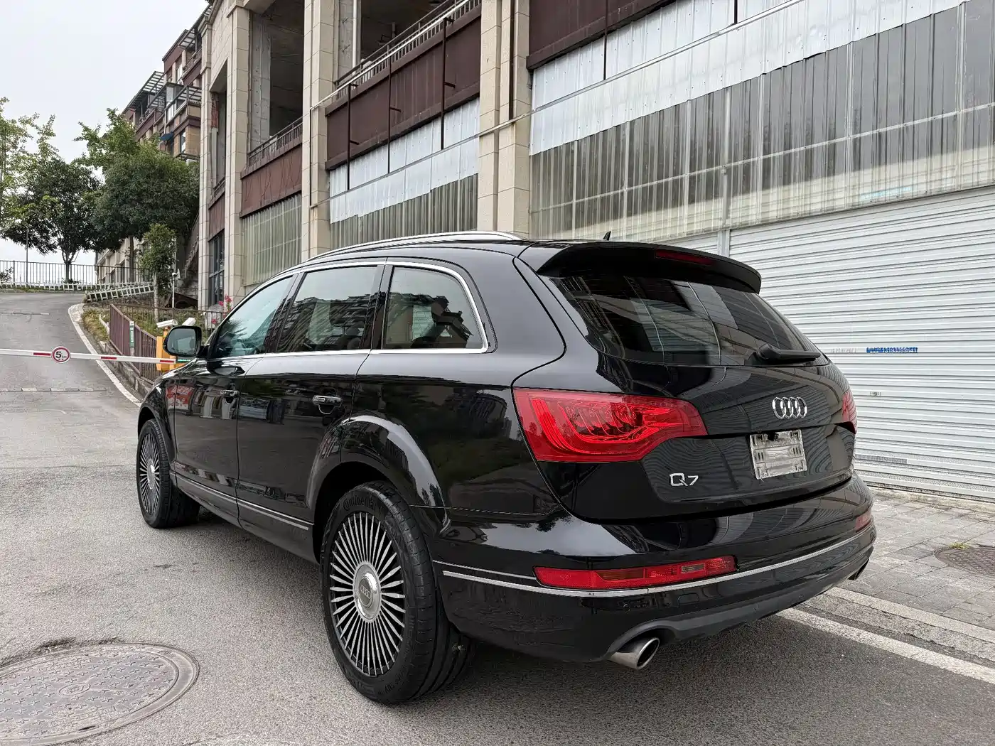 Photo 5 - Audi Q7