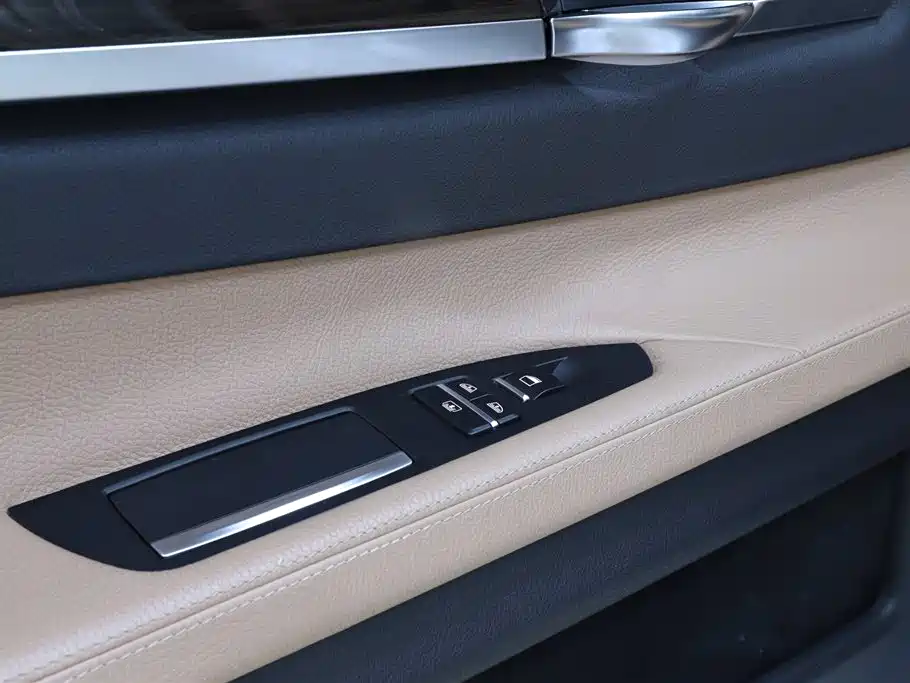 BMW 7 Series 2013 Model 740Li Luxury фото 16