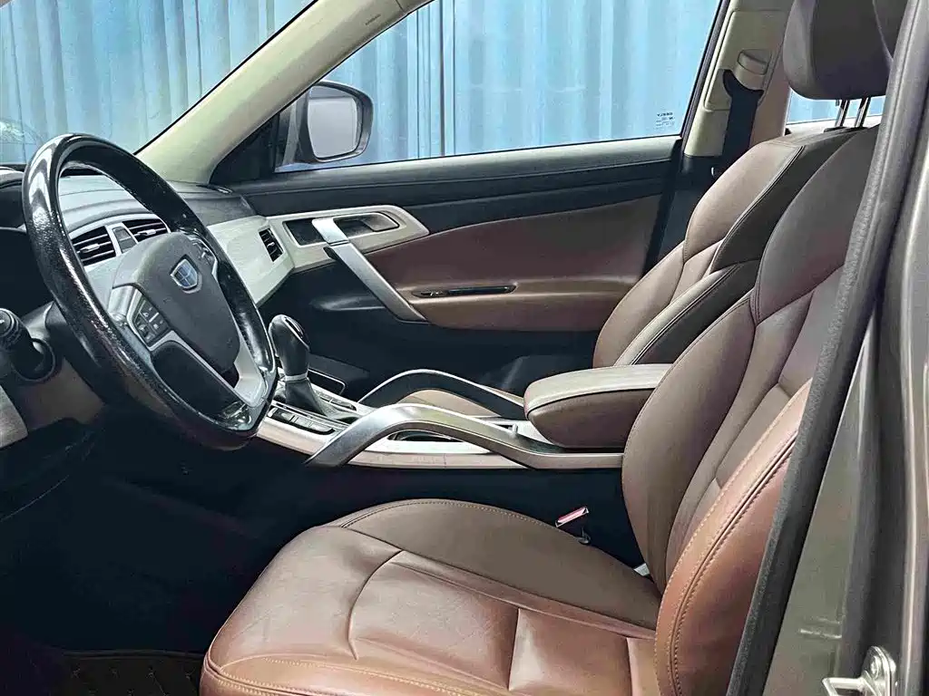 Фото 4 - Geely Boyue