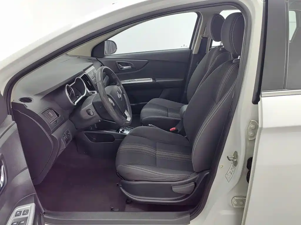 Dongfeng Aeolus Dongfeng Fengshen AX3 2016 2016 1.5L Automatic Trendy Cool Edition