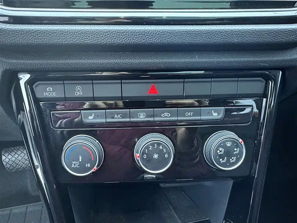 VOLKSWAGEN T ROC EXPLORING SONGS