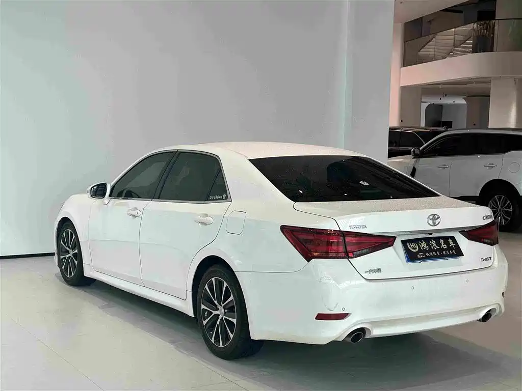 2019 Toyota Crown