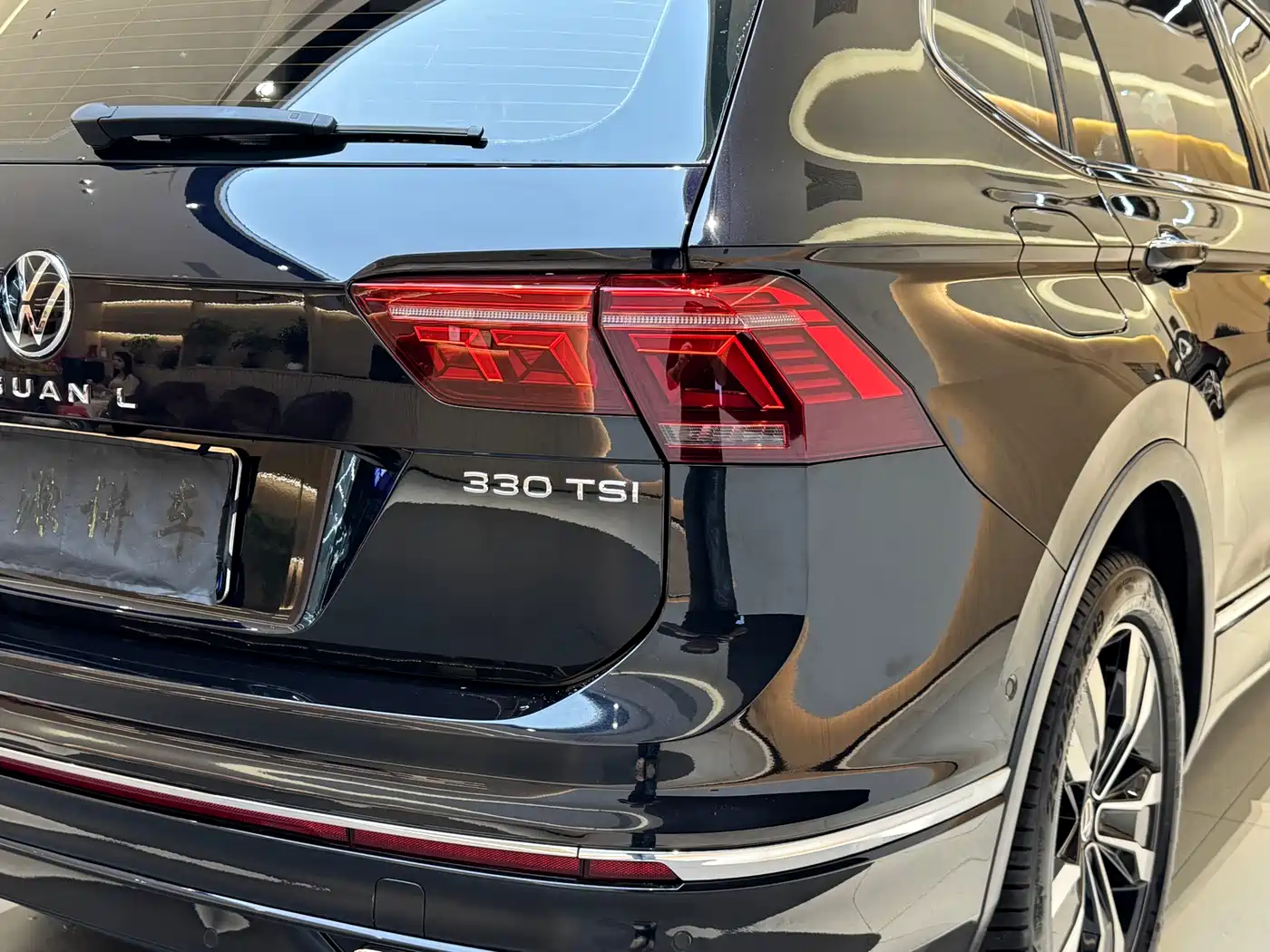 Volkswagen Tiguan L 2022 330TSI Auto 2WD R-Line Premium Edition фото 12