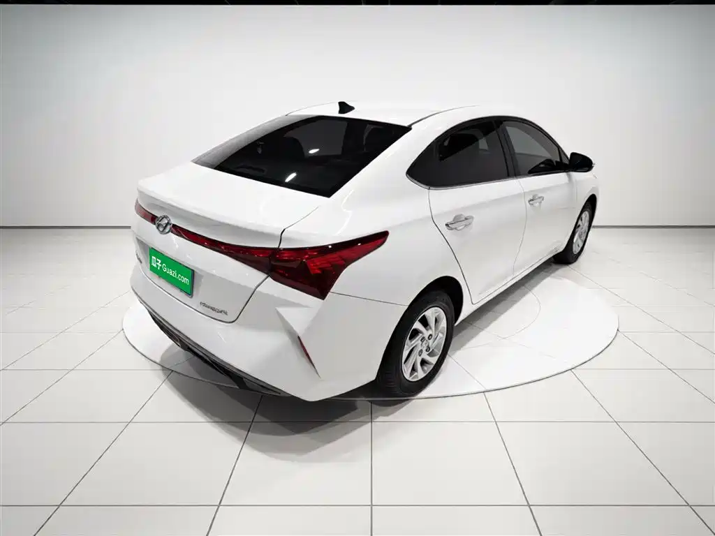 Hyundai Verna 2020 1.4L CVT TOP Elite Edition фото 7