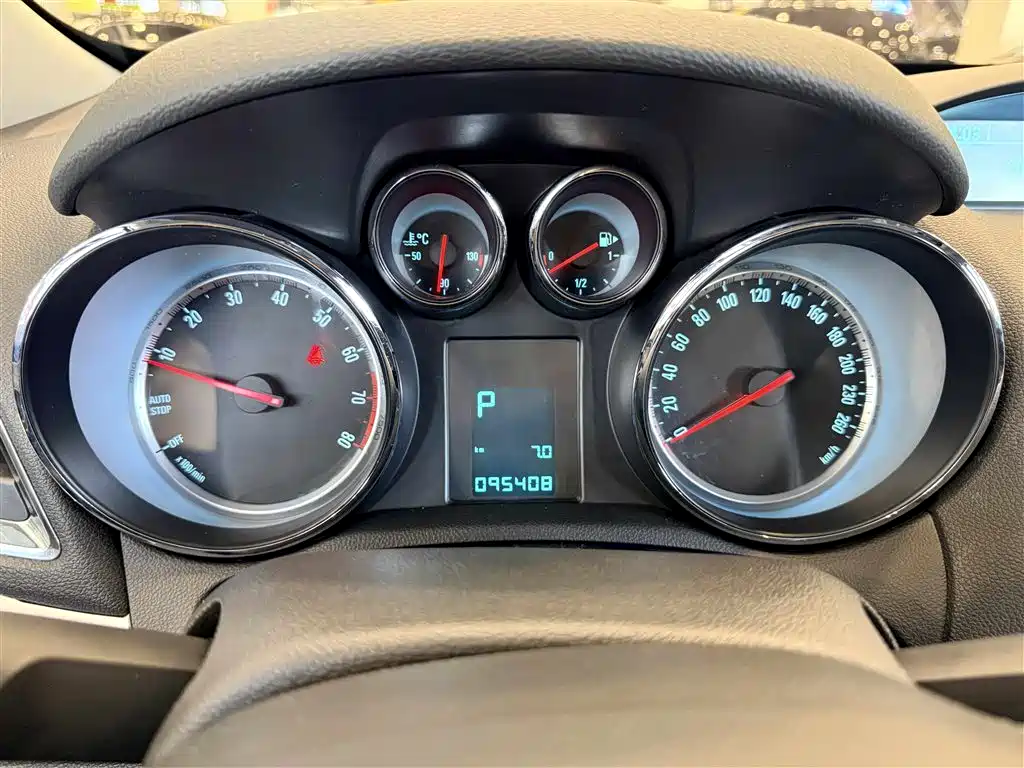 Buick Encore 2015 1.4T Automatic 2WD Urban Elite фото 24