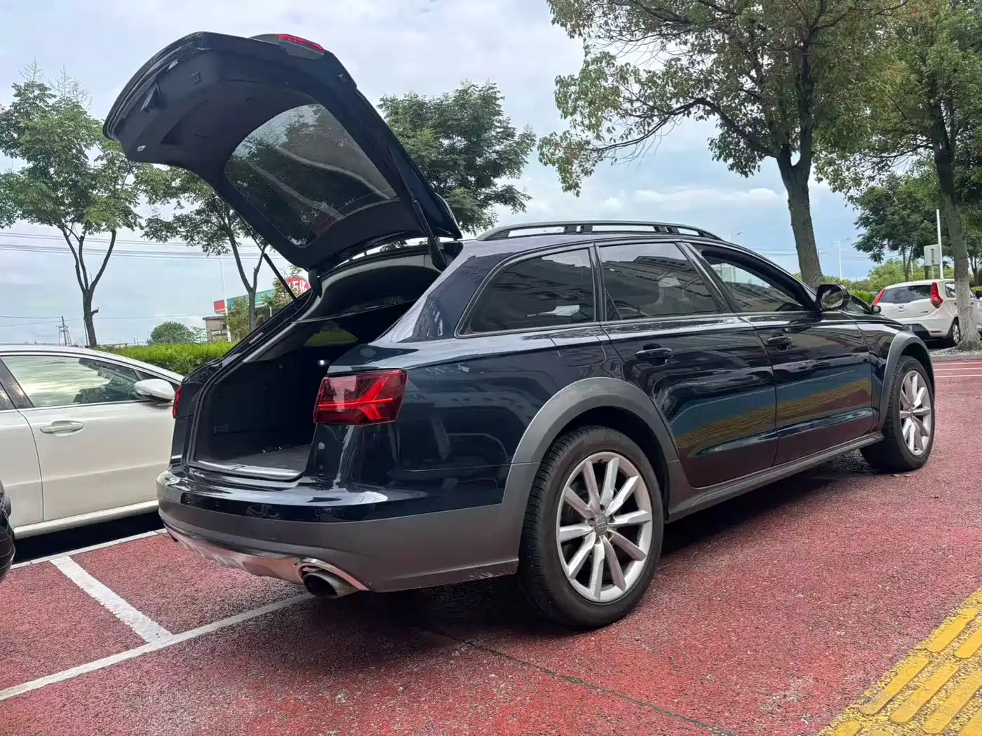 Фото 4 - Audi A6 (Import)