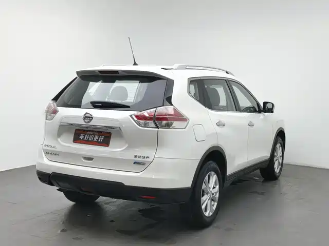 Nissan X-Trail 2014 2.5L CVT Luxury Edition 4WD — фото 2