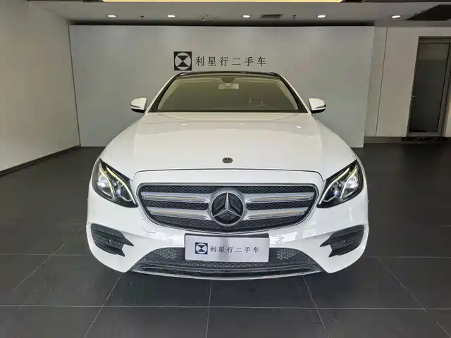Mercedes-Benz E-Class 2018 E 300 L Sport Fashion — фото 2