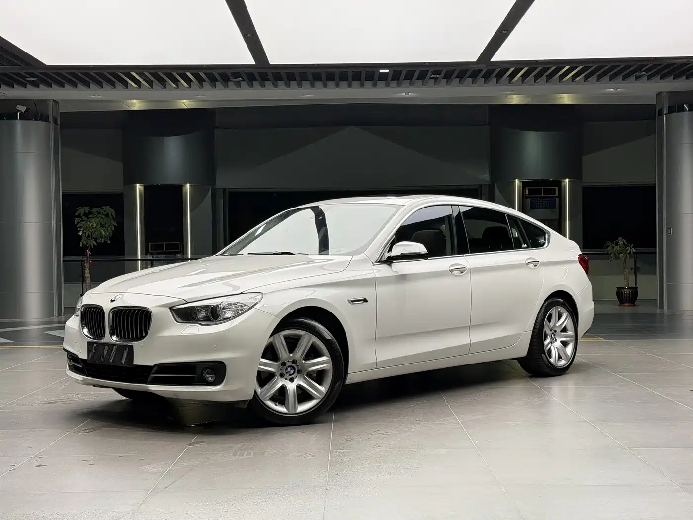 BMW 5 Series GT 2014 535i xDrive
