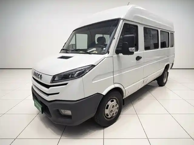  Iveco Iveco Daily 2023 Model 2.5T A37M1 Long Wheelbase Medium Roof Dual Tires Sliding Door 5-9 Seats