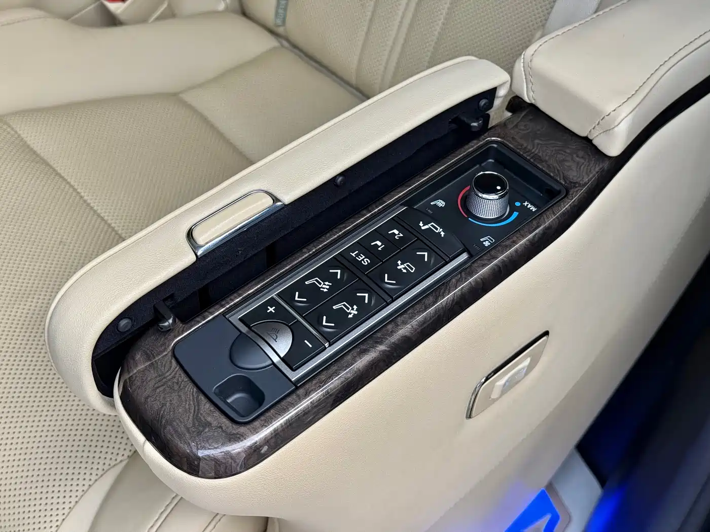 Toyota Alphard, миниатюра 13