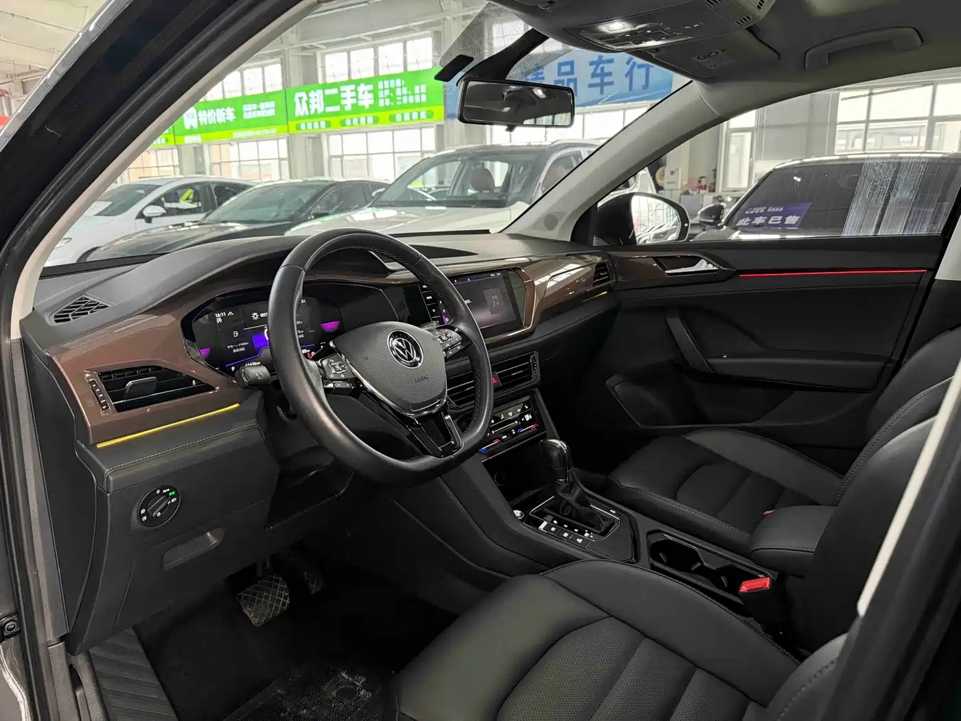 Volkswagen Tharu 2022 280TSI FWD Luxury Edition фото 7
