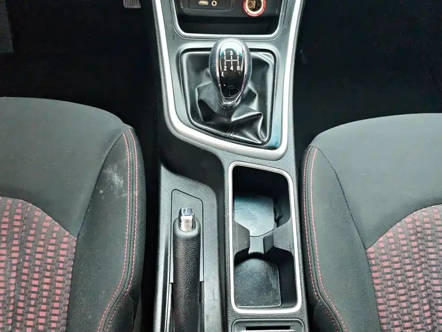 Baojun 560 2017 2016 1.8L Manual Value
