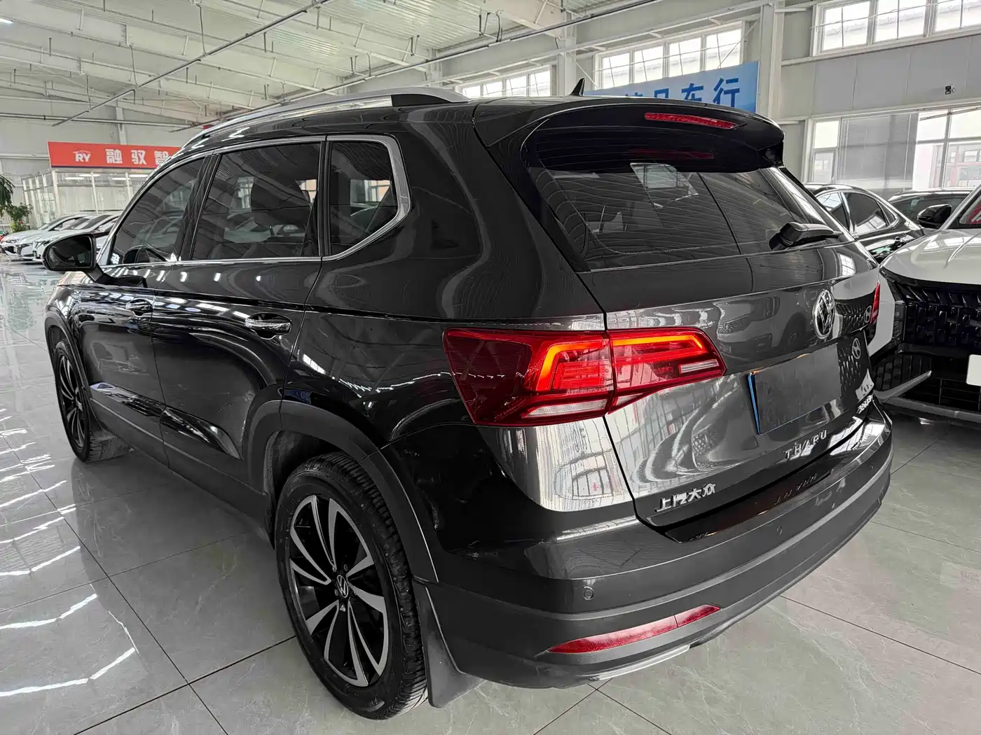 Volkswagen Tharu 2022 280TSI FWD Luxury Edition фото 6