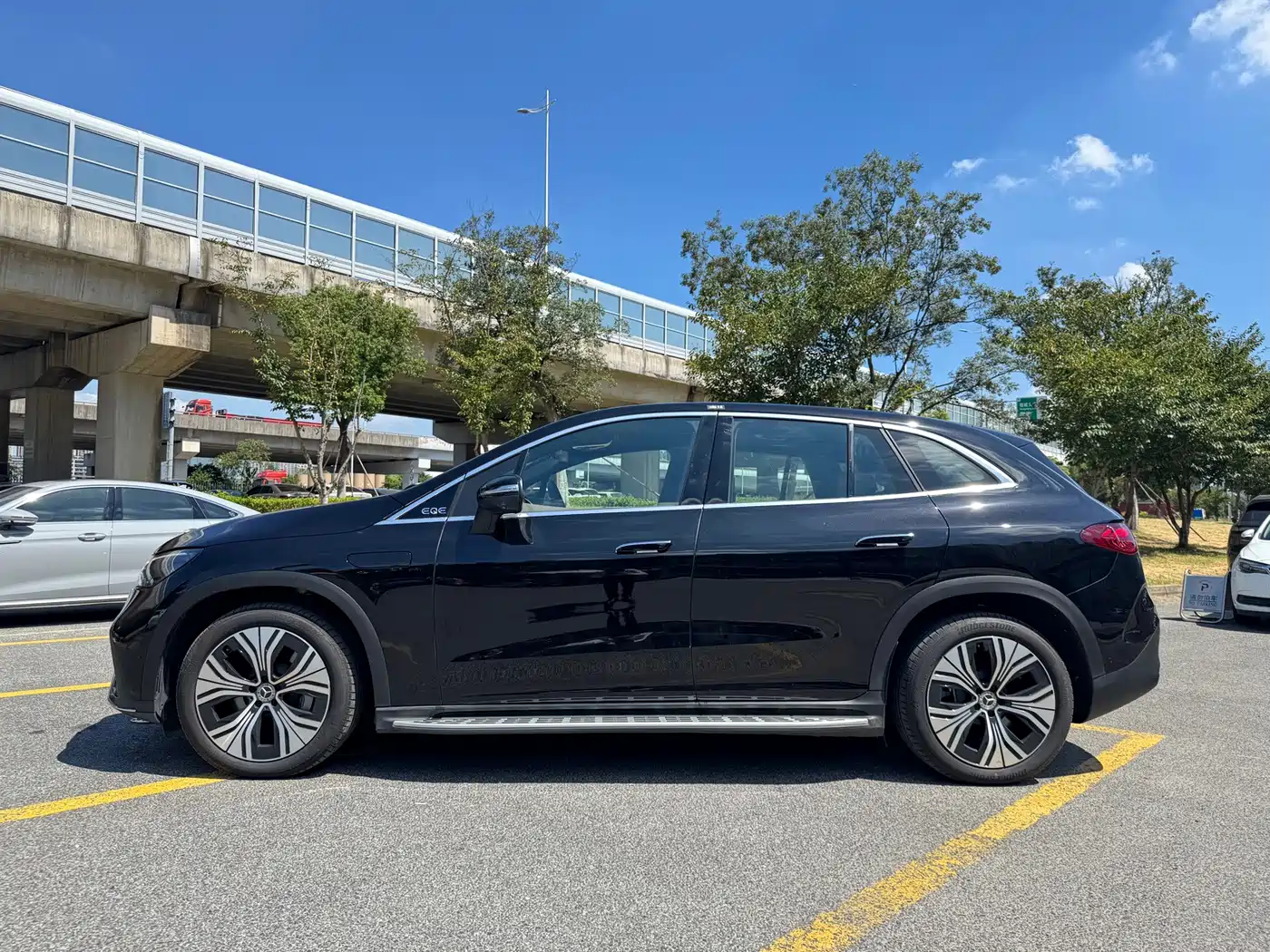 Mercedes-Benz EQE SUV 2025 2024 500 4MATIC Luxury Edition