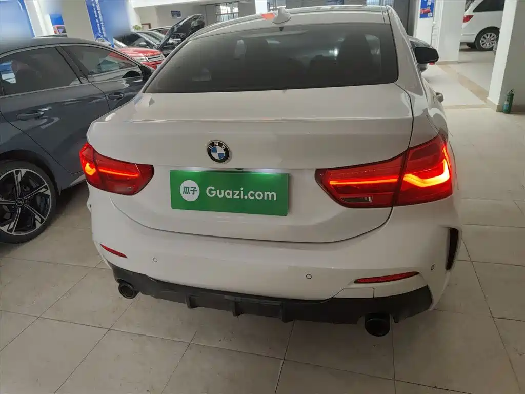 BMW 1 Series 2021 125i M Sport Black Night Edition фото 4