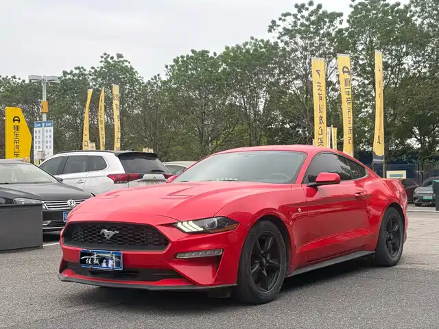 FORD MUSTANG