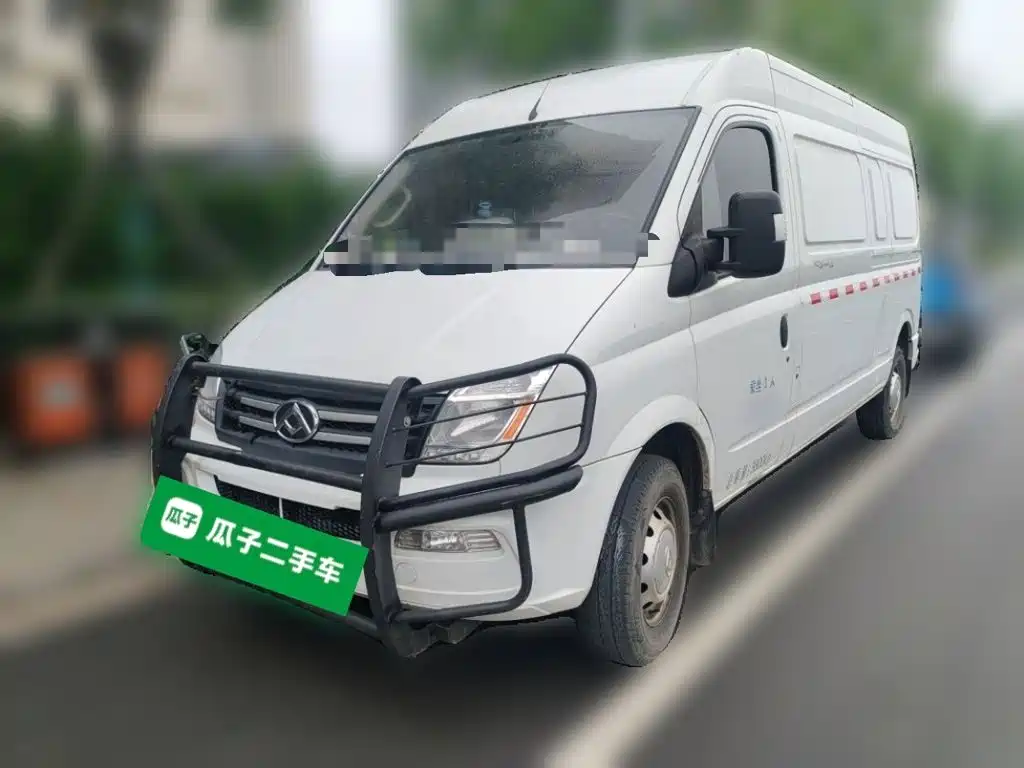 SAIC Maxus Xintu V80 2021 2.0T Manual Classic City Delivery King Long Wheelbase Medium Roof 3-seater