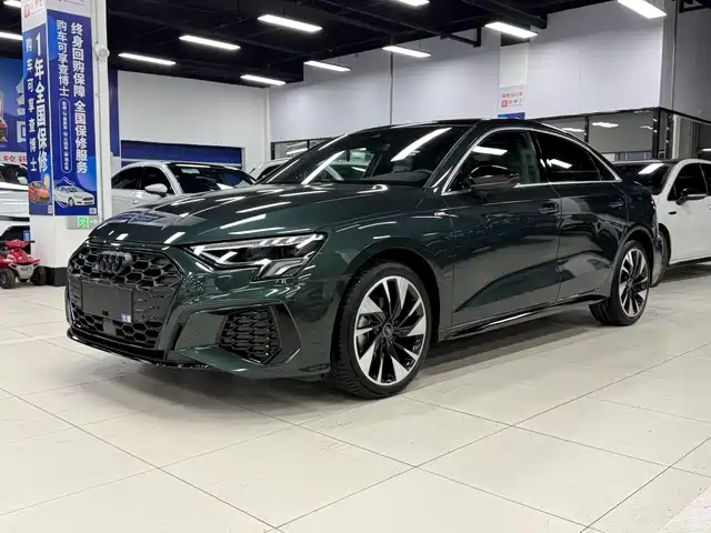 Audi A3 A3L Limousine 35 TFSI, Стиль Спорт