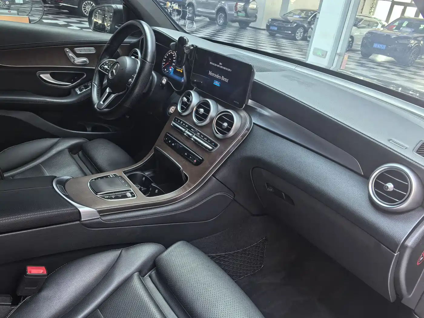 Mercedes-Benz GLC 2020 GLC 260 L 4MATIC Luxury фото 12