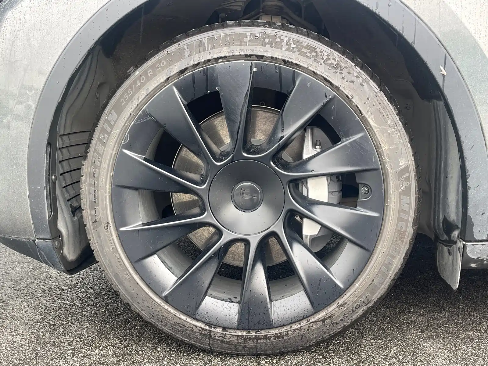 Фото 13 - Tesla Model Y
