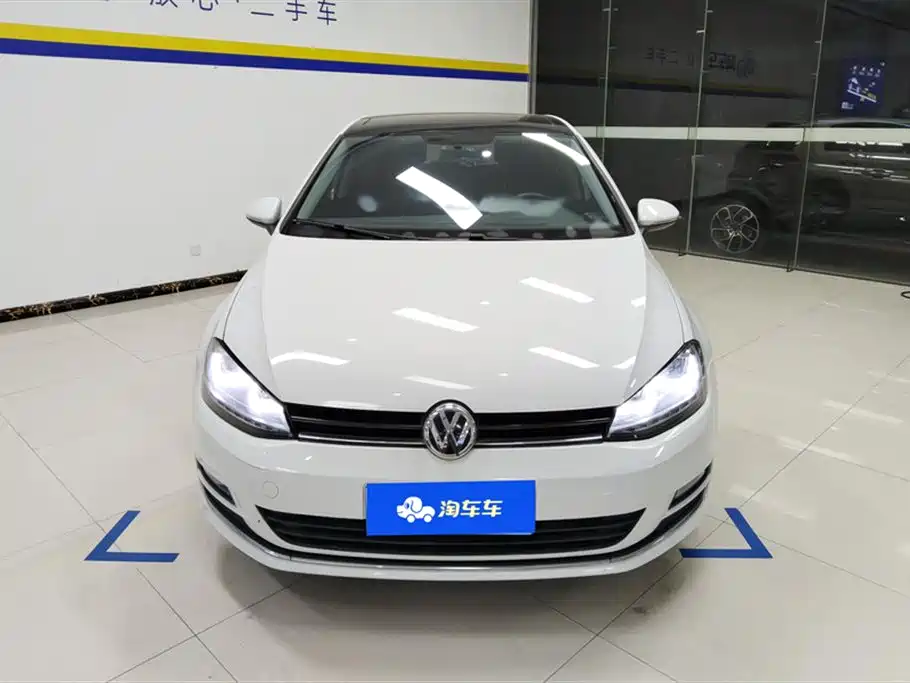 Volkswagen Golf 2014 1.6L Automatic Comfort фото 2