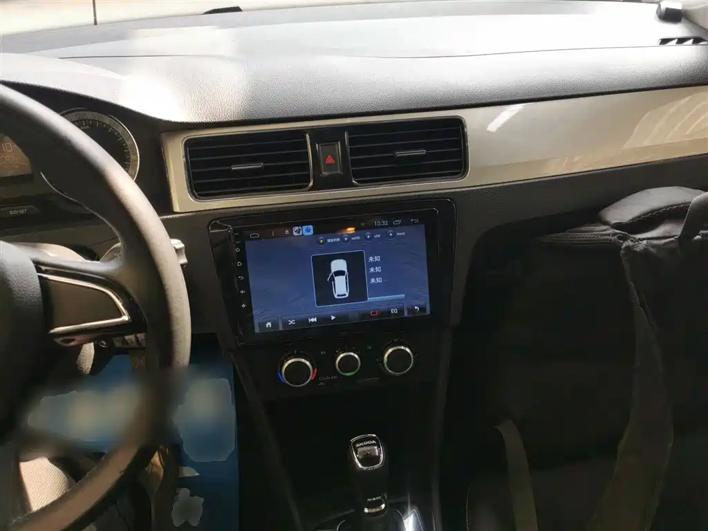 Škoda Rapid 2018 1.6L Automatic Comfort Edition фото 6