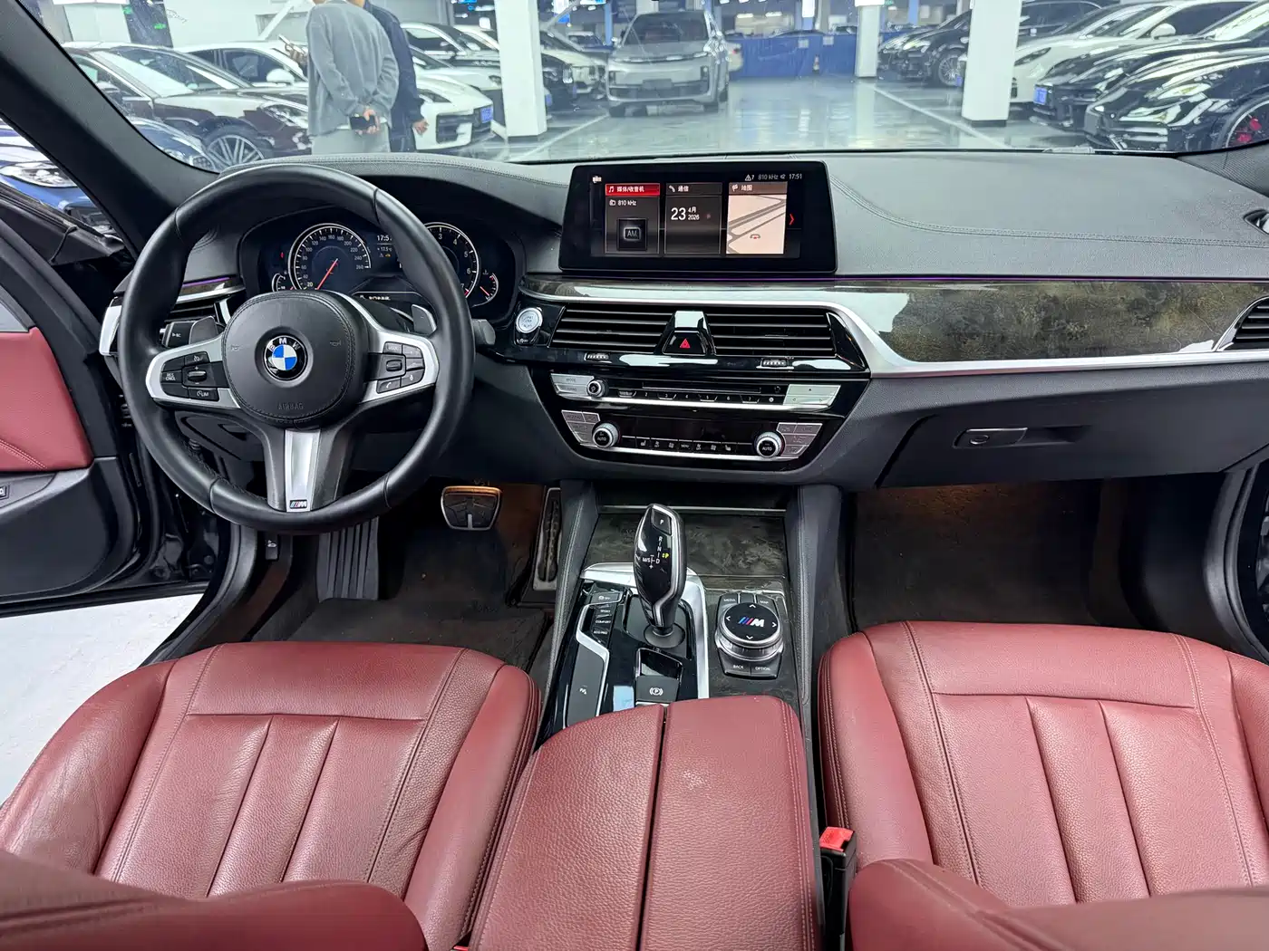 BMW 5 Series 2018 530Li Leading M Sport Package фото 16