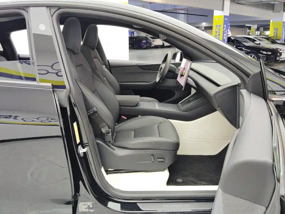 Tesla Model Y 2026 2026 Rear-Wheel Drive