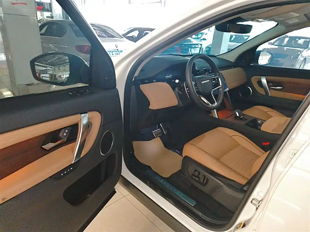 Land Rover Discovery Sport 2024 Performance Technology Edition фото 16