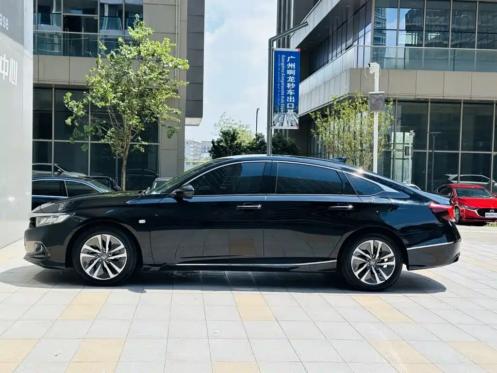 Photo 4 - Honda Accord
