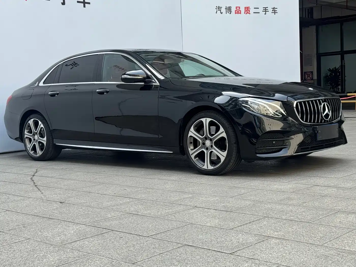 Mercedes-Benz E-Class 2016 E 300 L Sport Fashion Type фото 3