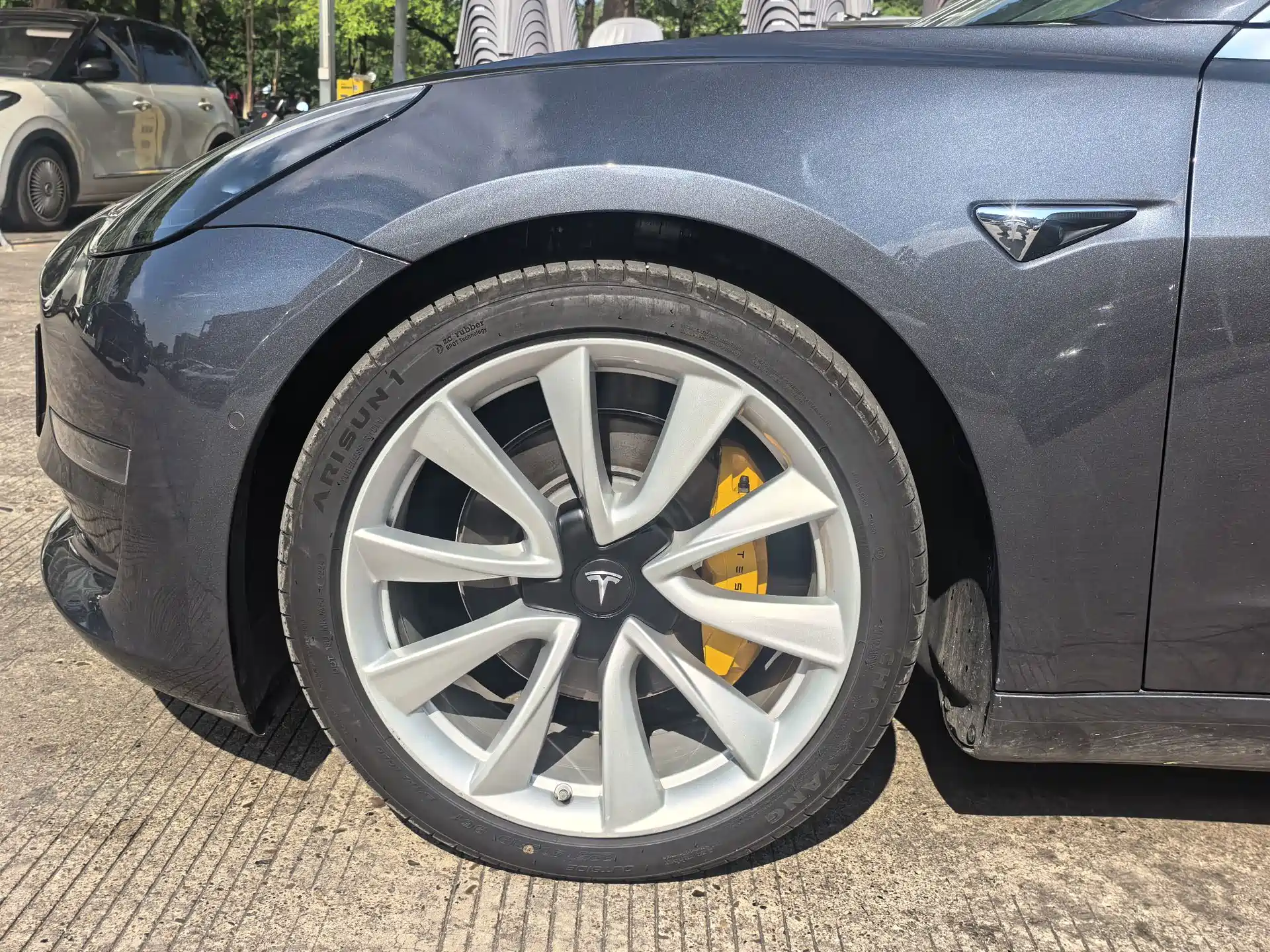 Фото 17 - Tesla Model 3