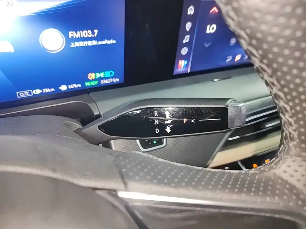 Buick GL8 New Energy 2025 2025 Land Honor Premium Edition 7-Seater