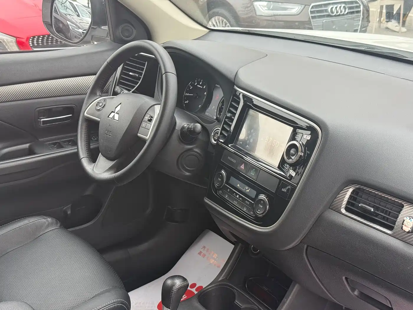 Mitsubishi Outlander (Import) 2014 2.4L 4WD Luxury Value Edition 7-seater фото 32