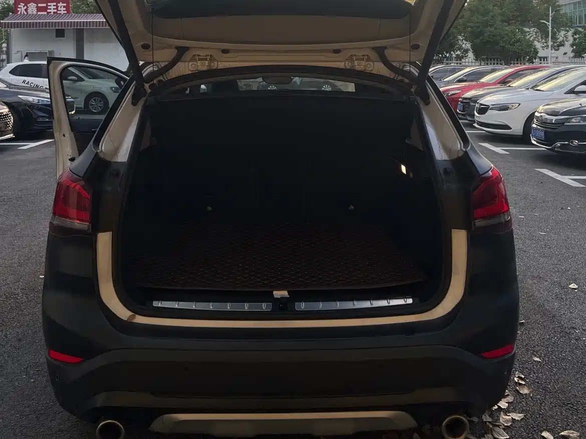 Фото 15 - BMW X1