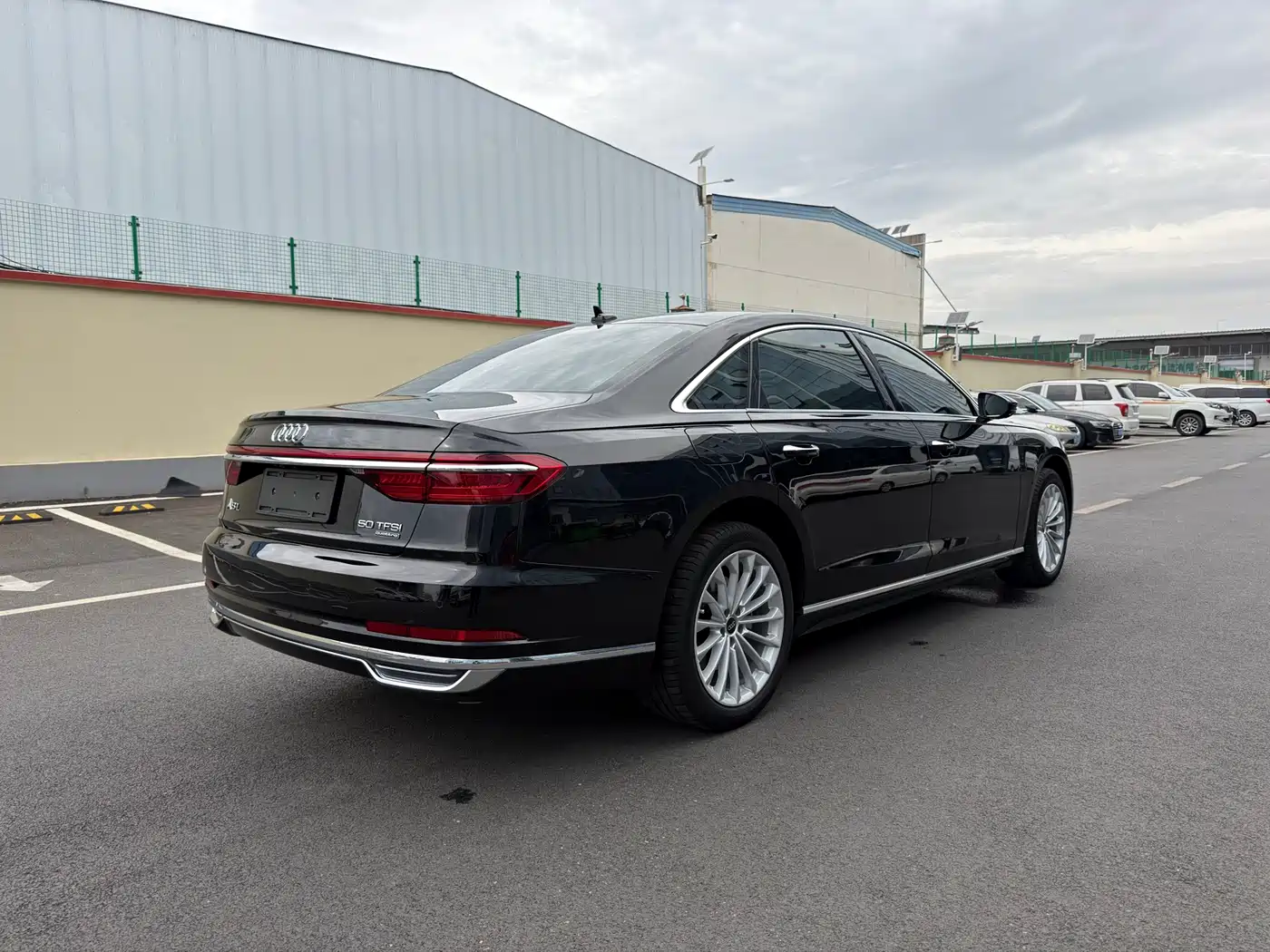 AUDI A8