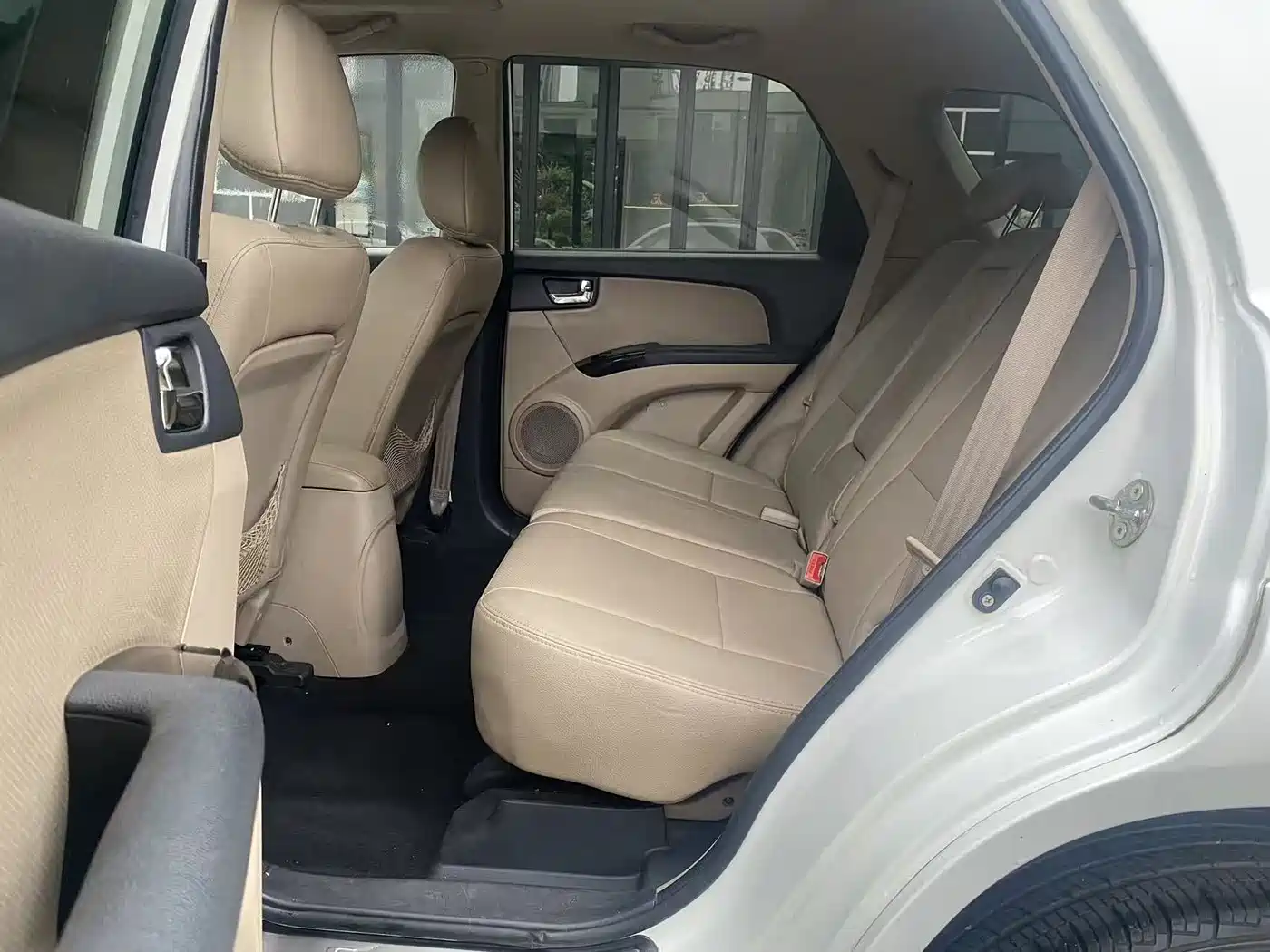 Kia Sportage 2011 2.0L Manual 2WD GLS фото 12