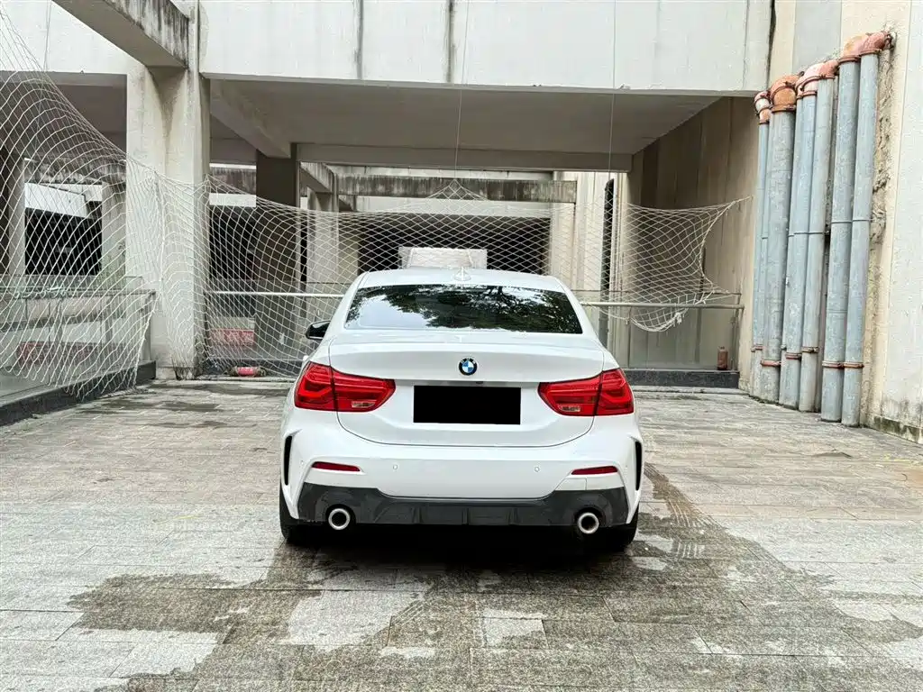 BMW 1-SERIES