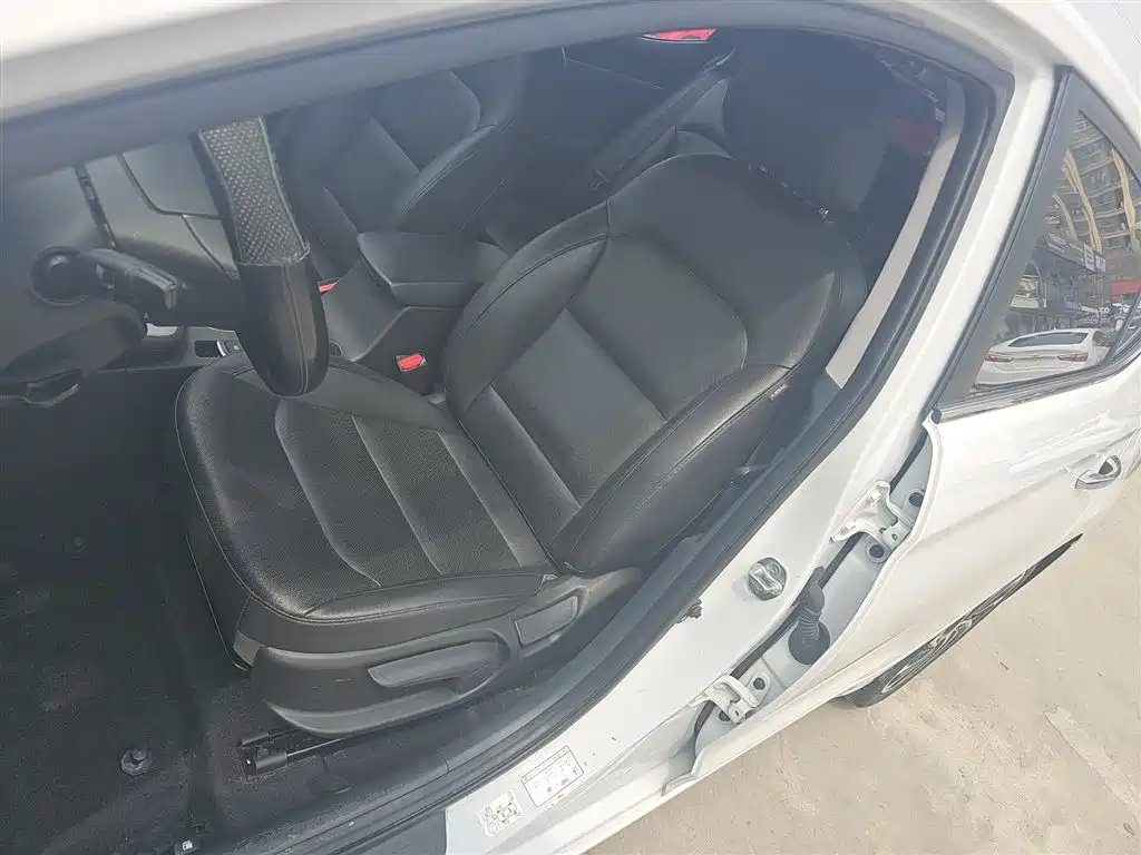 Hyundai Elantra 2019 1.5L CVT Smart Elite фото 15