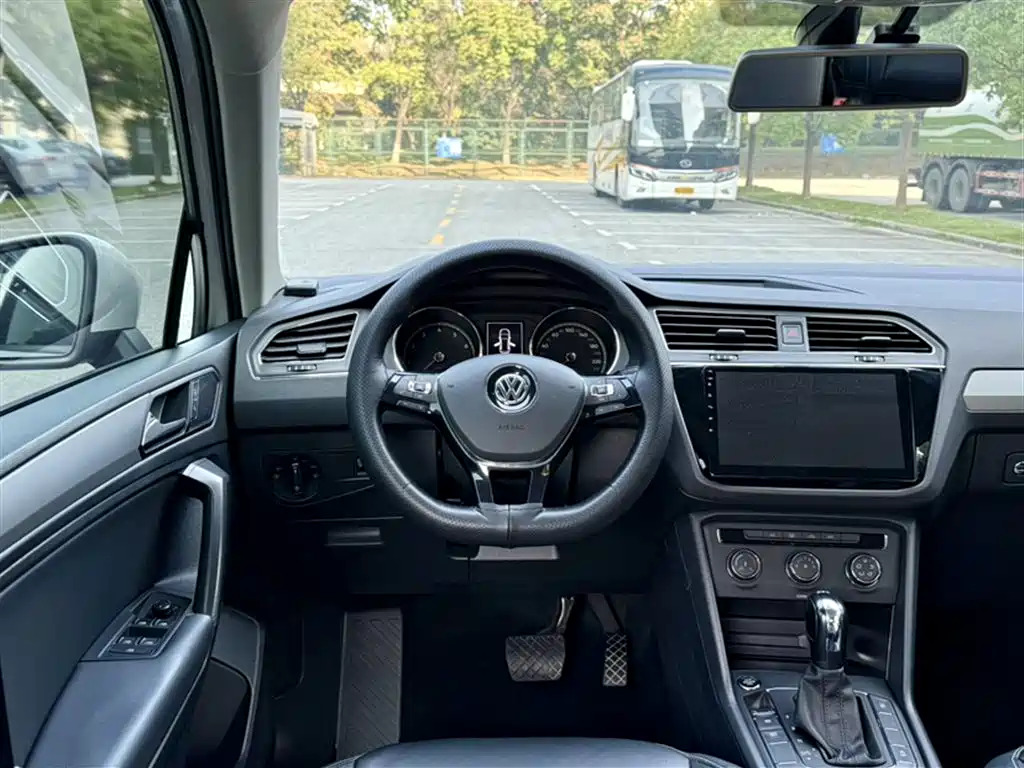 Volkswagen Tiguan L 2019 330TSI Automatic 2WD Trend Edition China VI фото 3