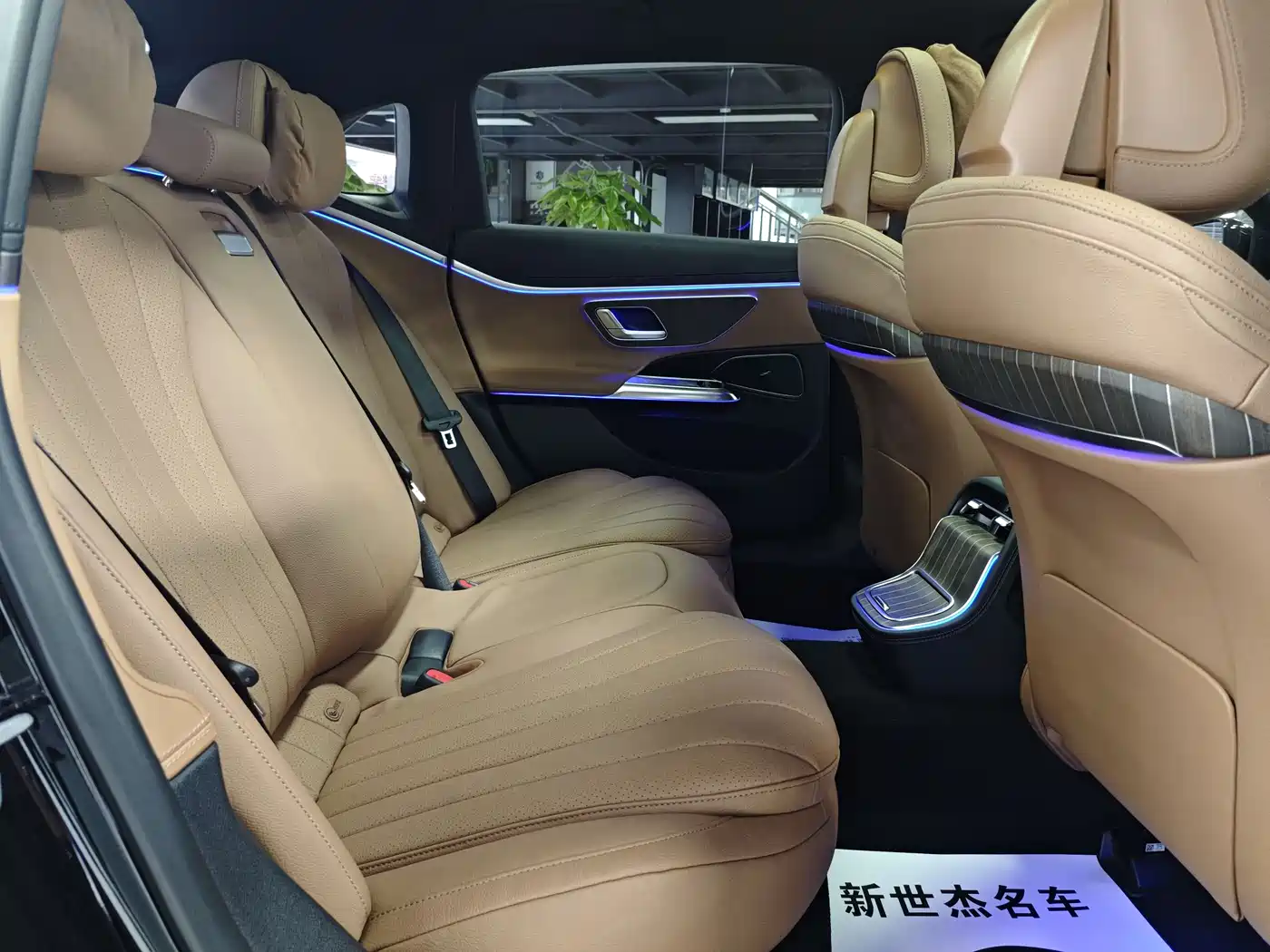 Mercedes-Benz E-Class 2024 E 300 L Fashion фото 10