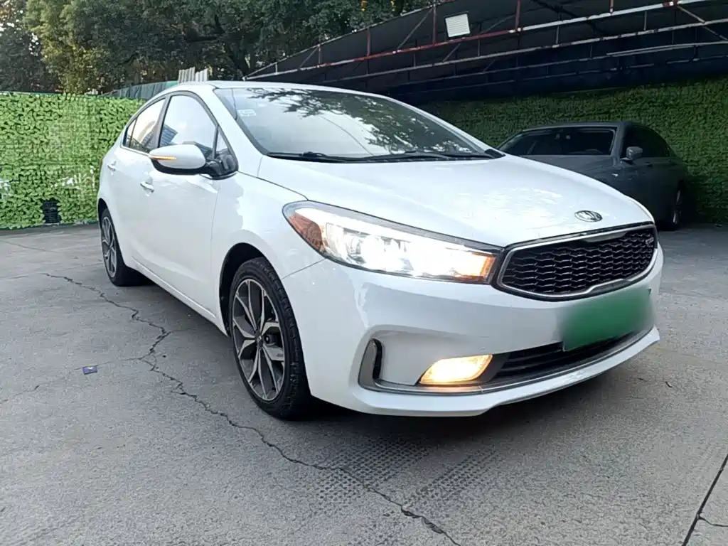 Photo 4 - Kia K3