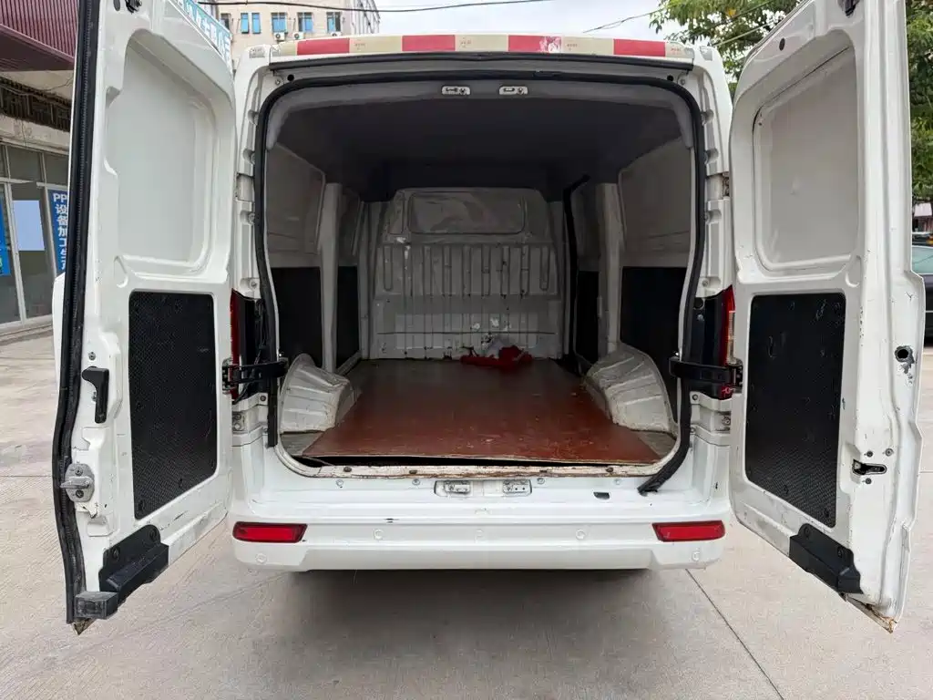 Dongfeng Yufeng Yufeng EM26 2023 2023 Standard Edition 41.472kWh Henan Lithium