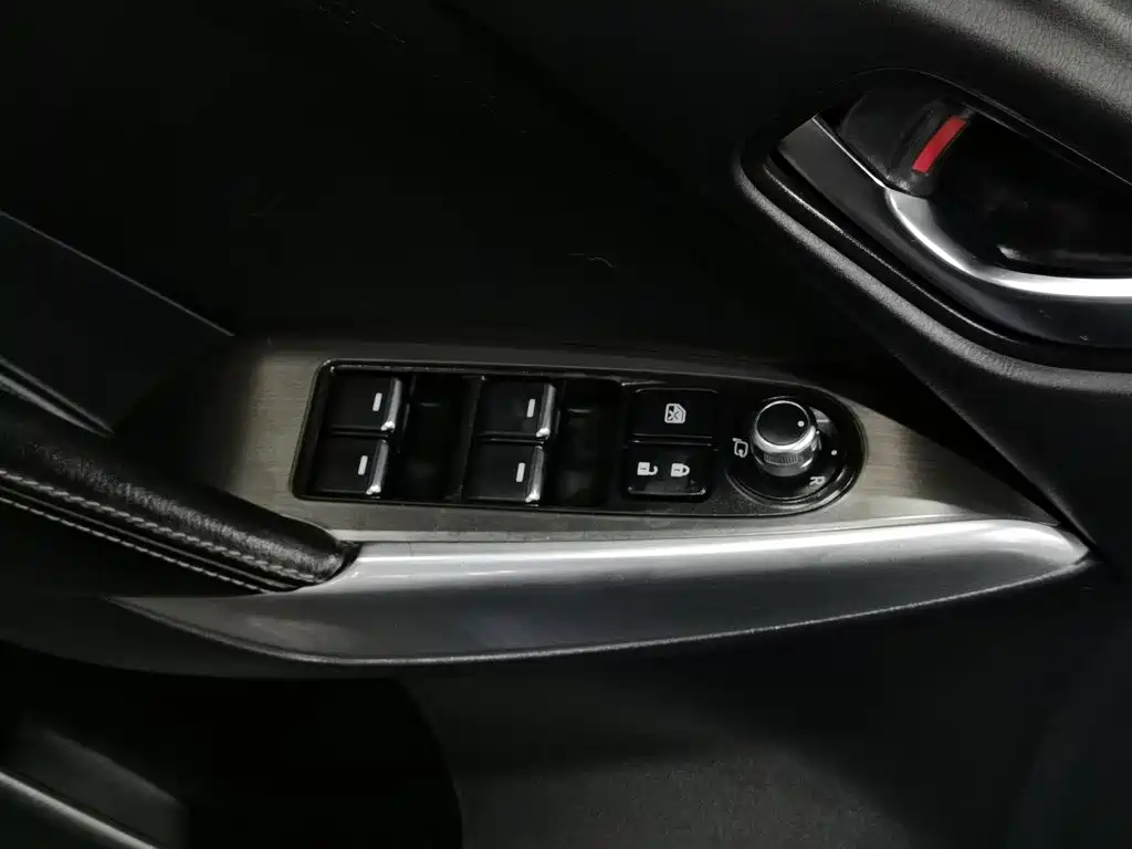 Photo 9 - Mazda Atenza