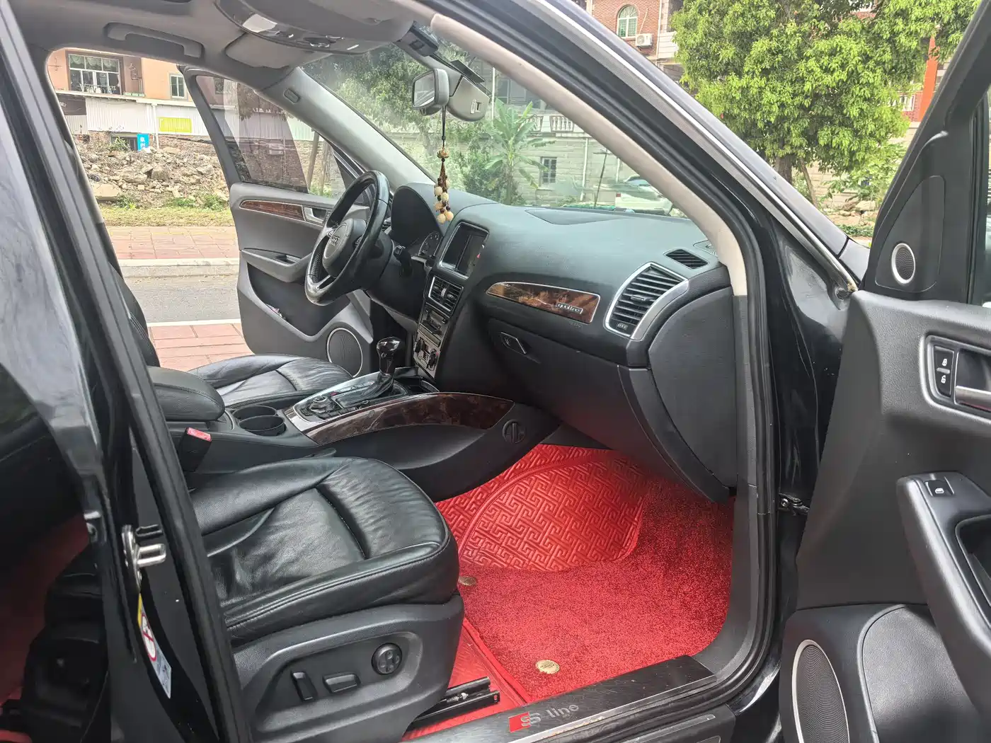 Audi Q5 2011 2.0TFSI Comfort фото 17
