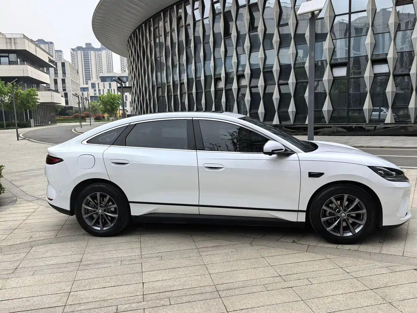 BYD QIN L